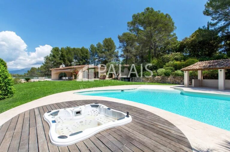 RARE – MOUANS-SARTOUX // Exceptional Estate – 13 Rooms – 540 m² // Landscaped Park Over 1 Hectare – Swimming Pool – Pool House – Panoramic Views – Absolute Peace and Quiet