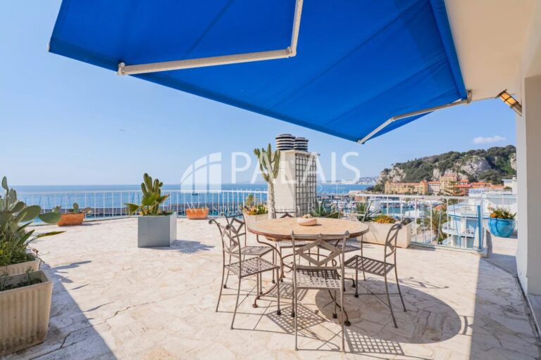 BORD DE MER: Dernier étage -Terrasse 150 m2